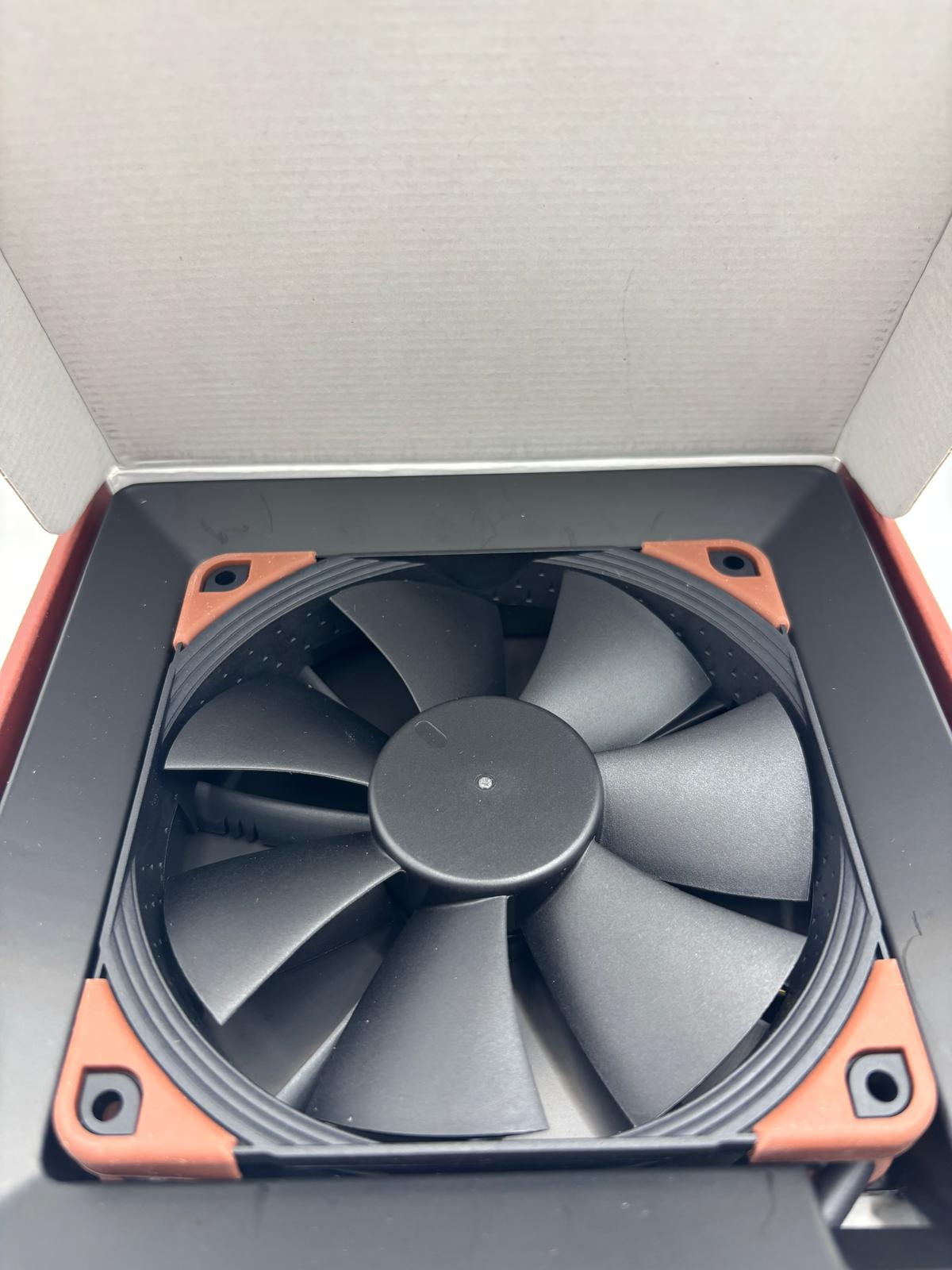 Noctua NF-F12 industrialPPC-24V-3000 Ventilátor
