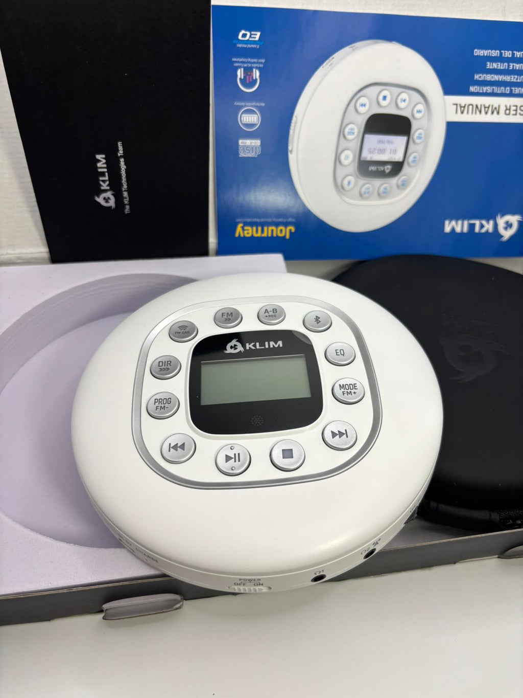KLIM Journey hordozható CD-lejátszó – Fehér (Bluetooth, Akkumulátor, Tok, Fülhallgató)