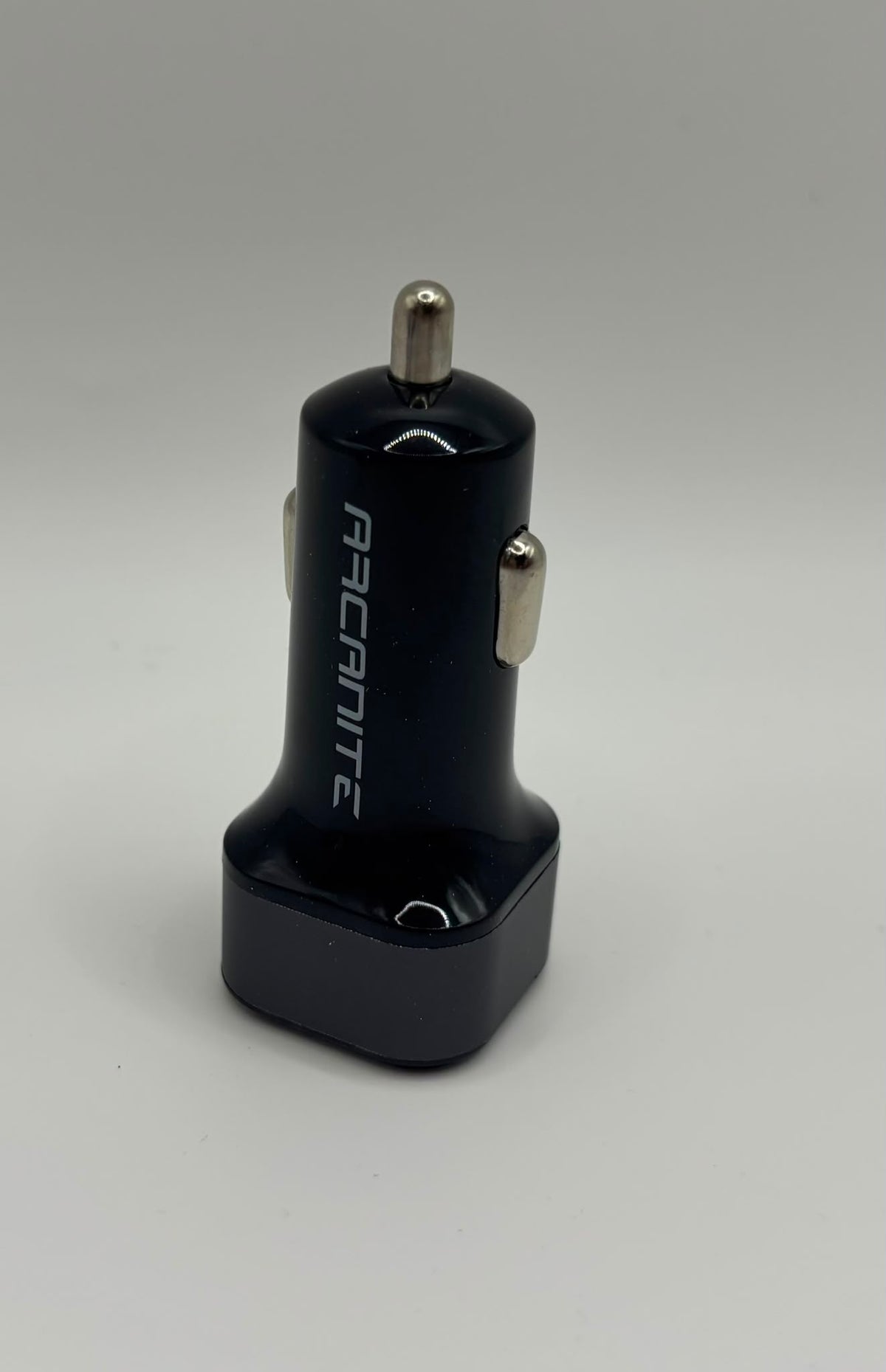 ARCANITE Kétportos Autós Gyorstöltő – 36W, Qualcomm Quick Charge 3.0 (AKCC-236)