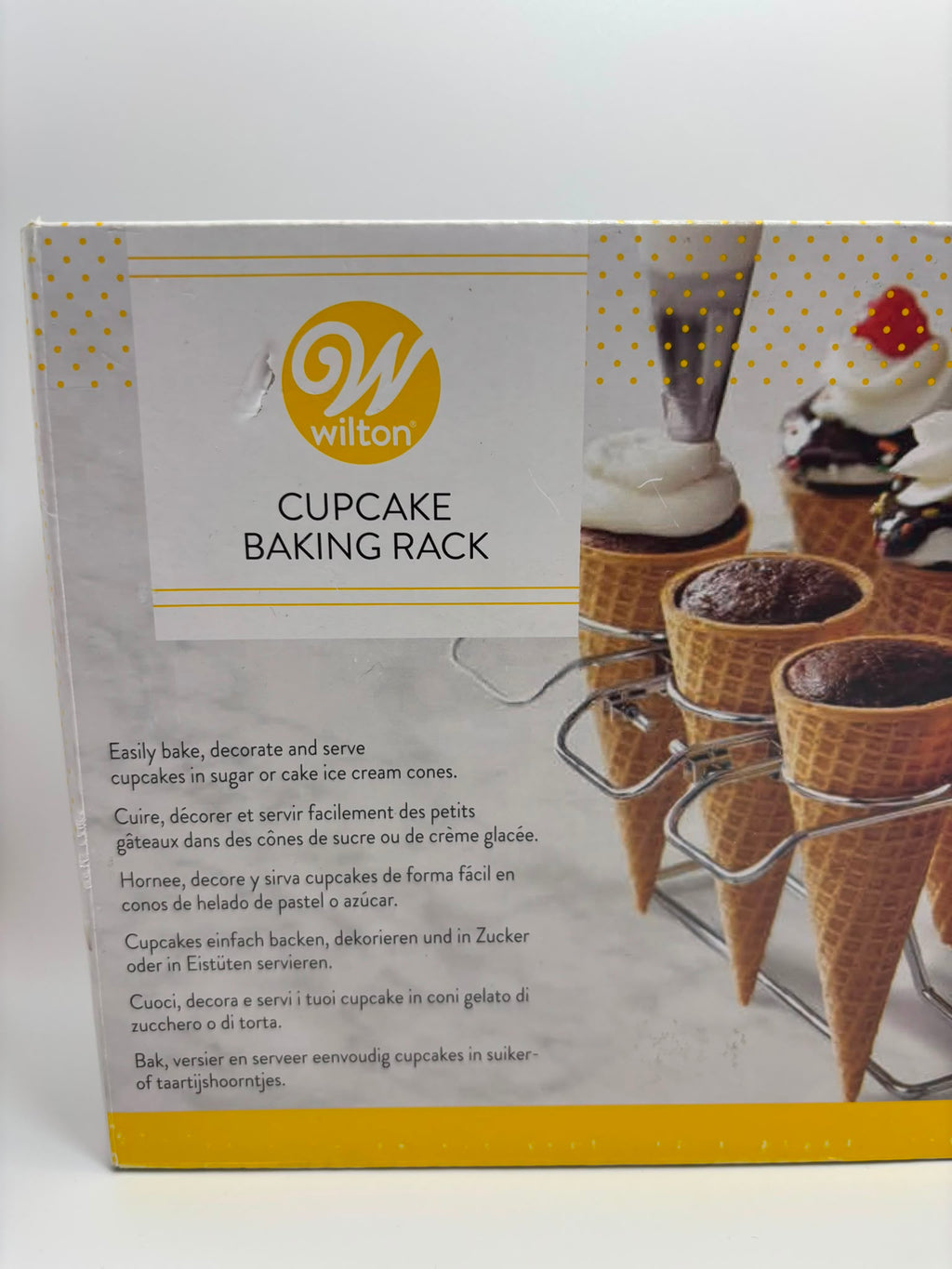 Wilton fagylalttölcsér alakú cupcake sütő- és tálalórács (12 férőhelyes)