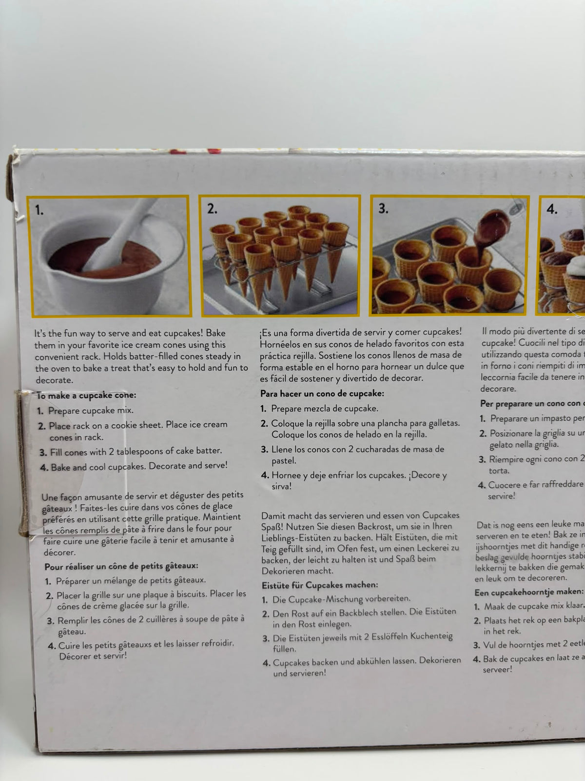Wilton fagylalttölcsér alakú cupcake sütő- és tálalórács (12 férőhelyes)