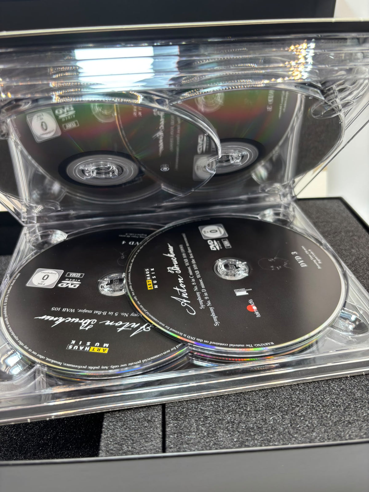 Anton Bruckner: The Symphonies – Valery Gergiev, Munich Philharmonic (Exkluzív díszdobozos gyűjtői kiadás: 6 DVD + 4 Blu-ray + Könyv + Hasonmás melléklet)